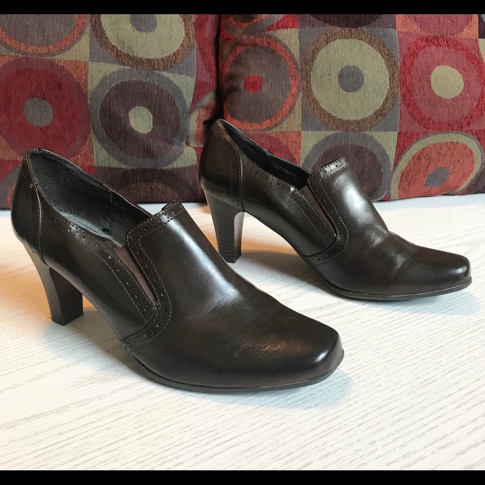 Vintage Heeled Loafers - Picture 1 of 8
